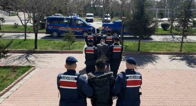 Uyuşturucu tacirlerine suçüstü baskın: 3 tutuklama