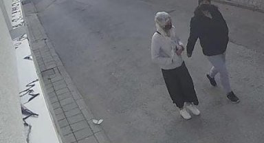 Yardım toplama bahanesiyle girdikleri apartmanda boş dairelerin kapılarını zorladılar