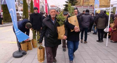 Yozgat'ta 30 bin fidan dağıtıldı