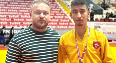 Kuşak Güreşinde Karaman’a 2 Bronz Madalya