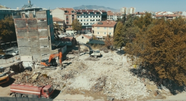 Mezhepler İşhanı Yıkıldı