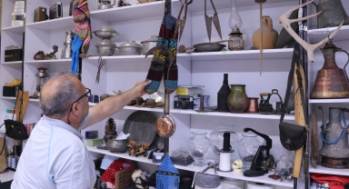 Yozgatlı terzi antika tutkusunu dükkanında yaşatıyor