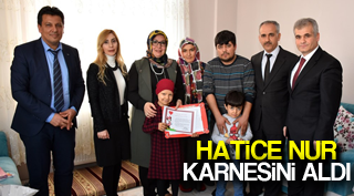 Evde Eğitim Gören Hatice Nur, Karne Gününde Yalnız Bırakılmadı