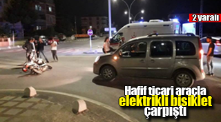 Hafif ticari araçla elektrikli bisiklet çarpıştı