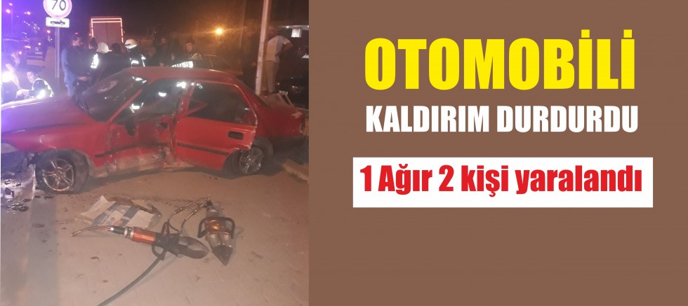 OTOMOBİLİ KALDIRIM DURDURDU